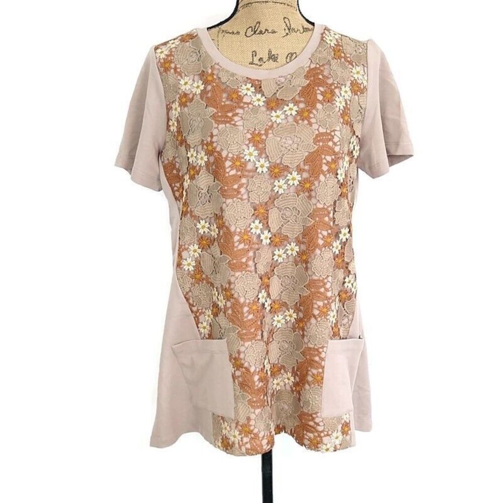 Logo Lounge Womens sz M Top Tan Floral Embroidered Layer Pockets Short‎ Sleeve
